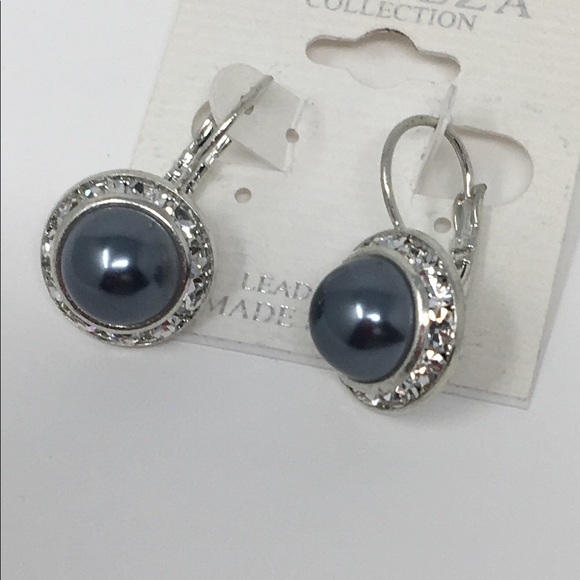 Hiring - Picture 1 of 2